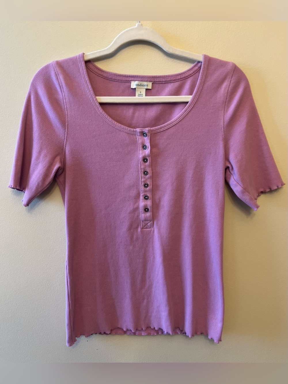 Sundance Short Sleeve Ribbed Henley Top Women's Size Small Purple Lettuce Hem